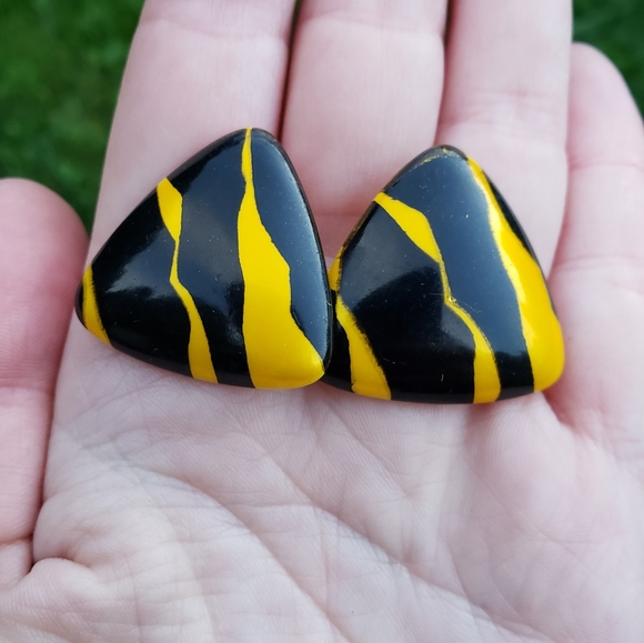 Vintage 80's Tiger Stripe Artsy Triangle Earrings - Picture 2 of 5
